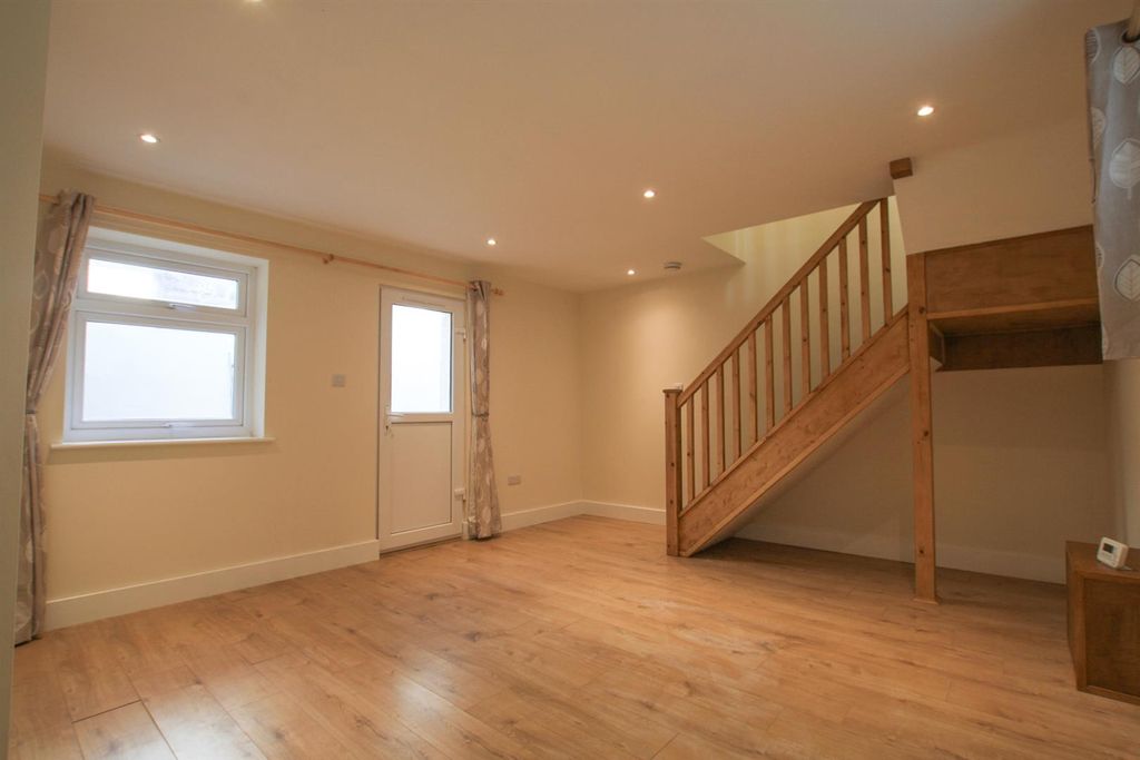 Property photo 2 of 10 Img_8396.Jpg