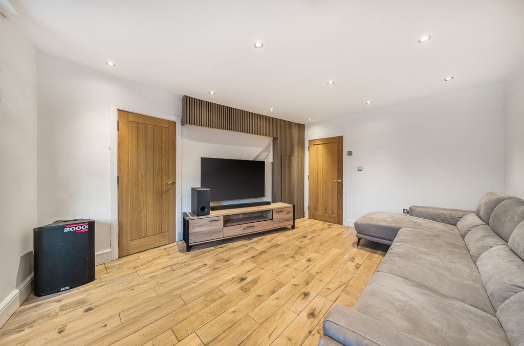 Property photo 2 of 20 Reception Room