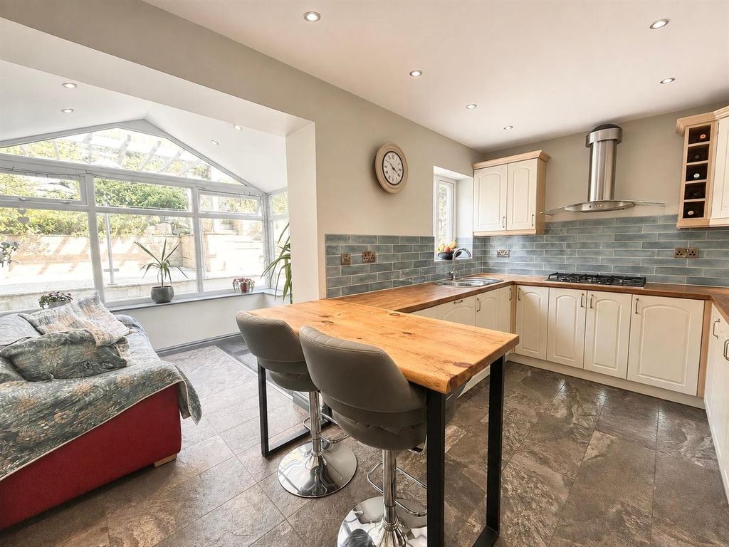 Property photo 3 of 24 17.Jpg