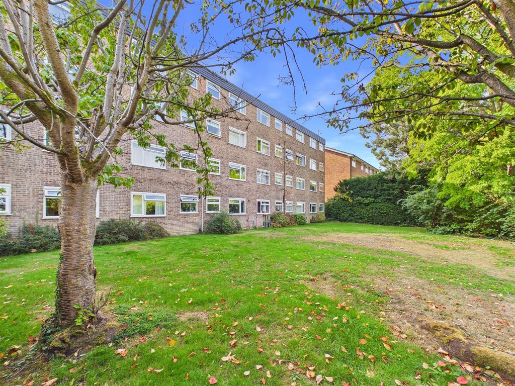 Property photo 1 of 12