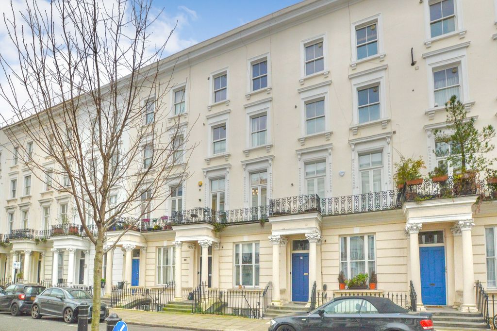 Property photo 1 of 2 Flat C, 21 St Stephens Gardens, Notting Hill, London W2 5Qu