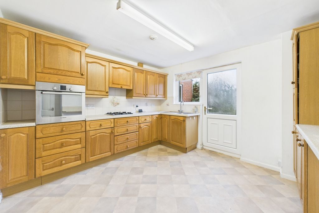 Property photo 2 of 17 Kitchen