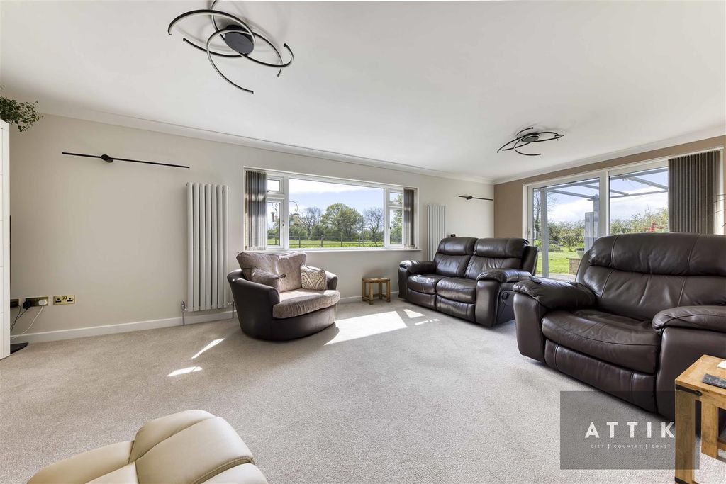 Property photo 2 of 50 Attik-4.Jpg