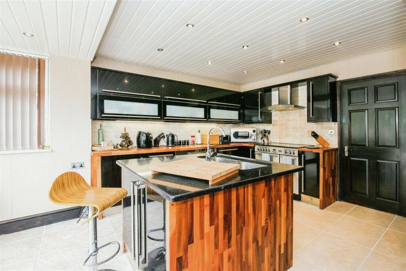 Property photo 3 of 19 Photo 13