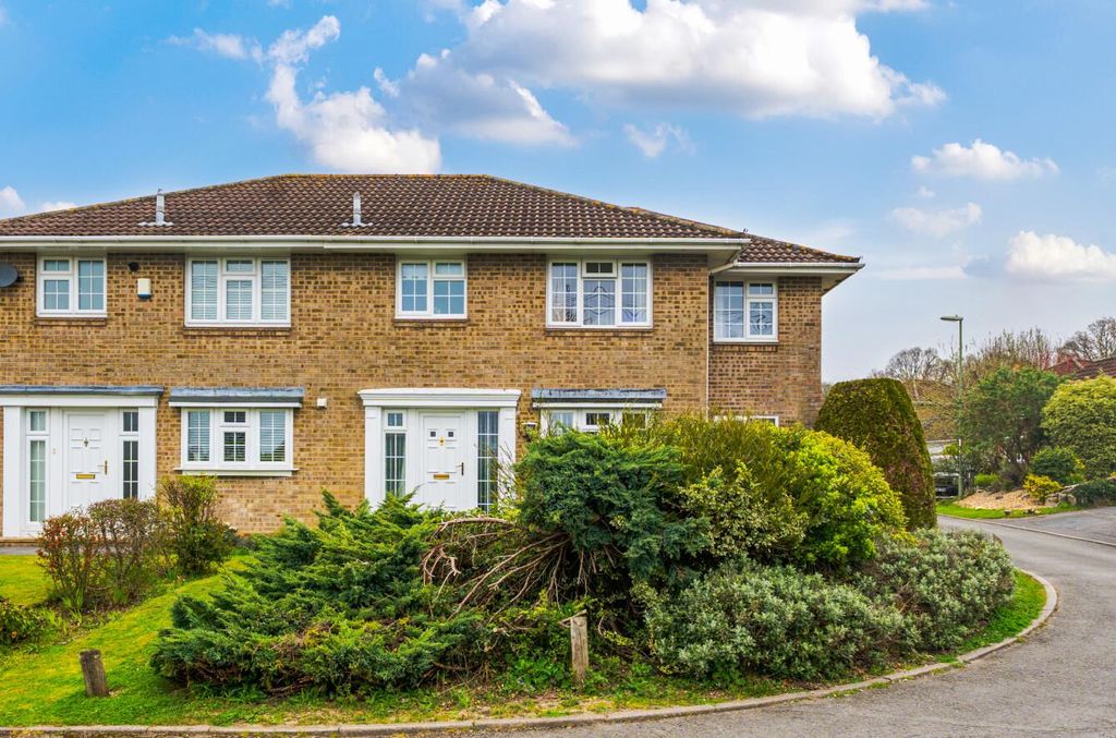 Property photo 1 of 17 Broomhill Way 38 (2).Jpg