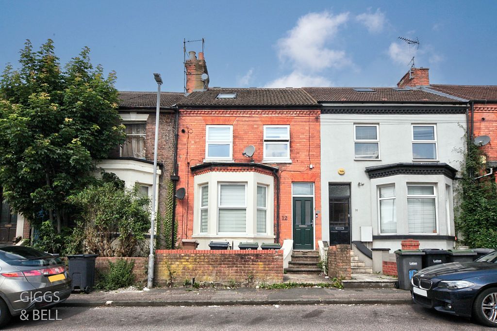 Property photo 1 of 13 4264390