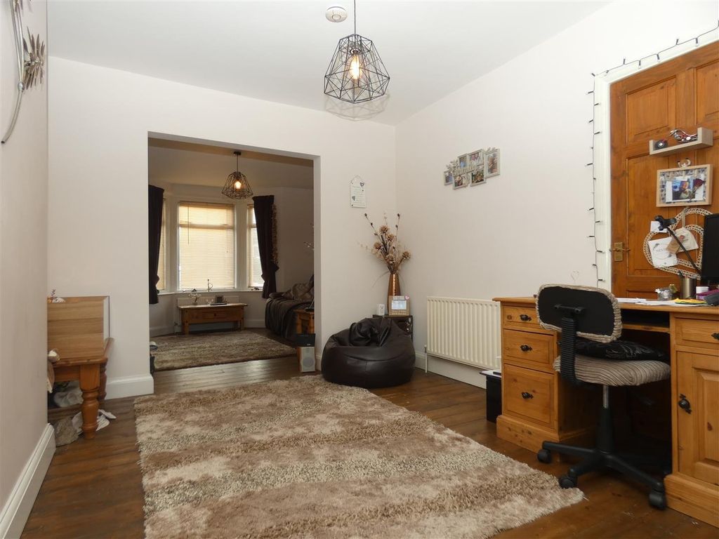 Property photo 3 of 9 Picture 3