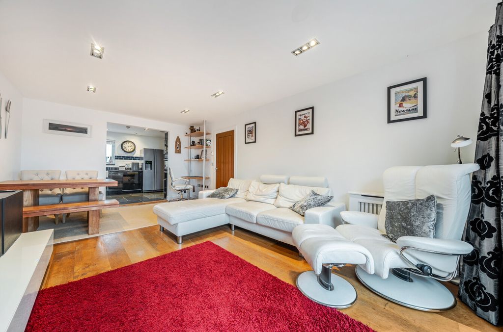 Property photo 2 of 13 1449275-8-69E9263...