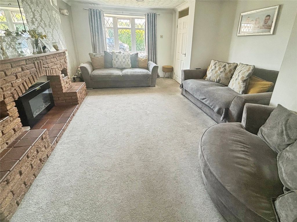 Property photo 2 of 11 Lounge