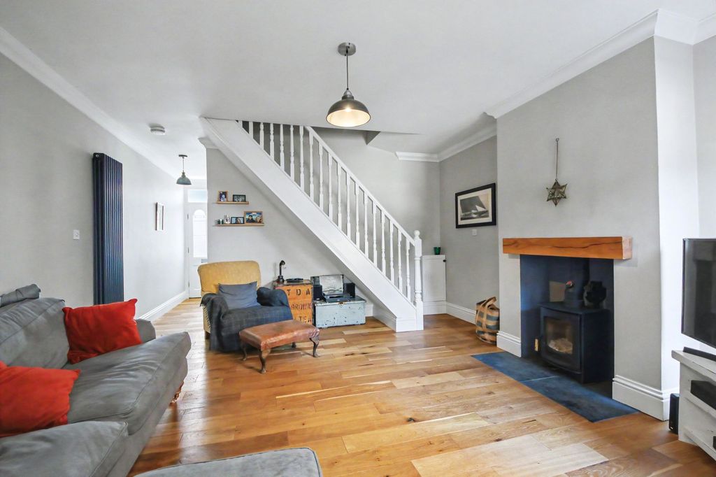 Property photo 3 of 14