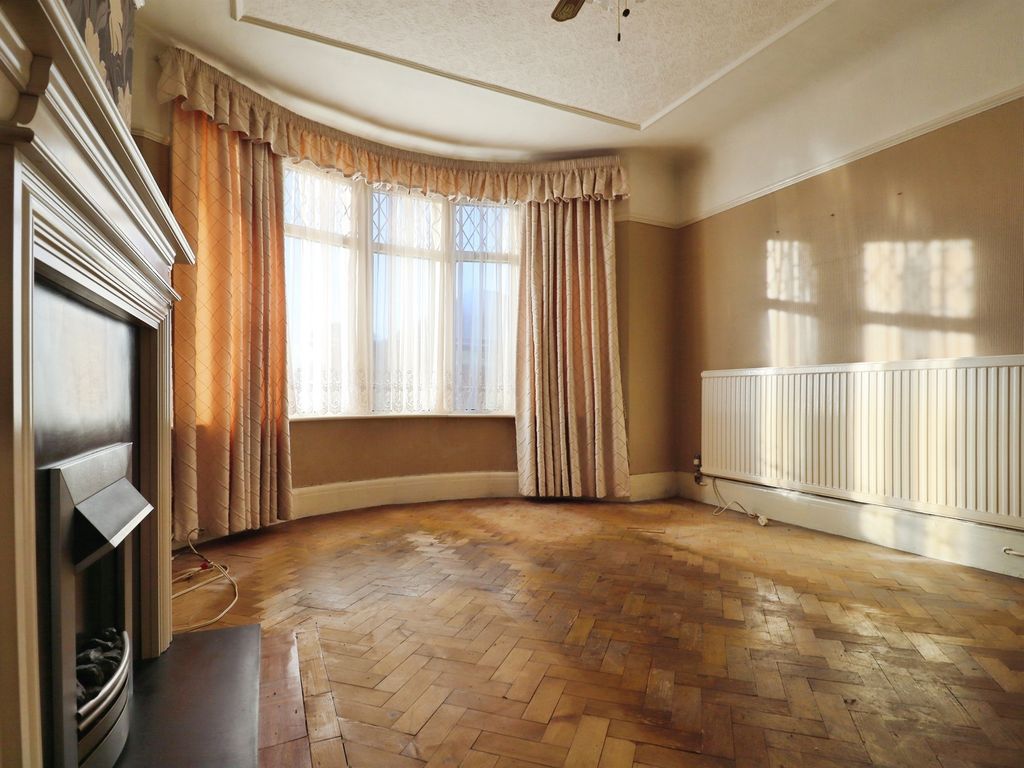 Property photo 3 of 16