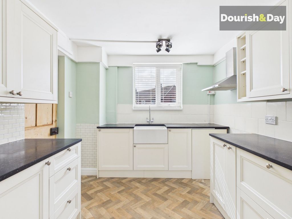 Property photo 3 of 23