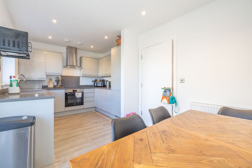 Property photo 3 of 14 Picture 3