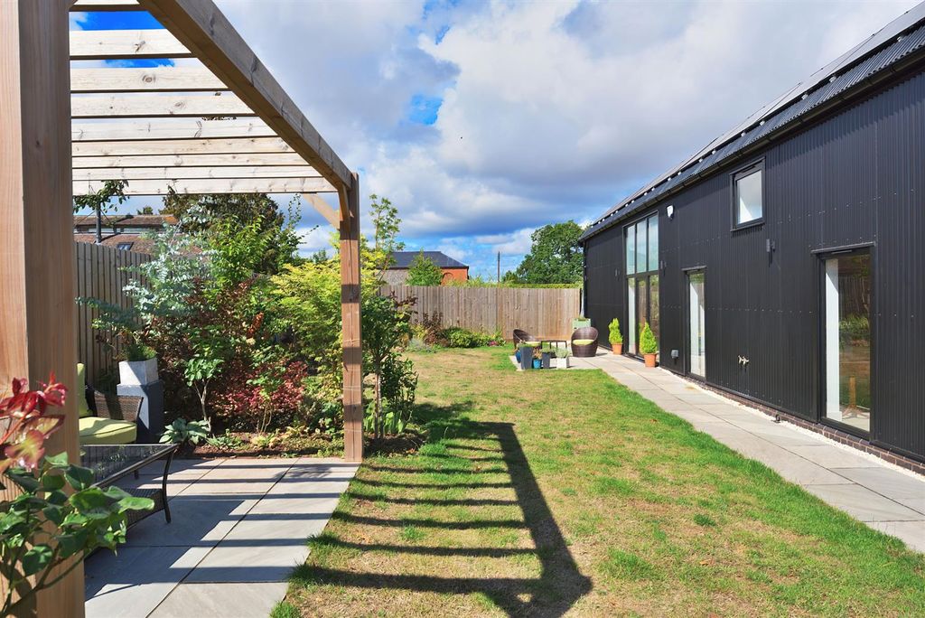 Property photo 2 of 59