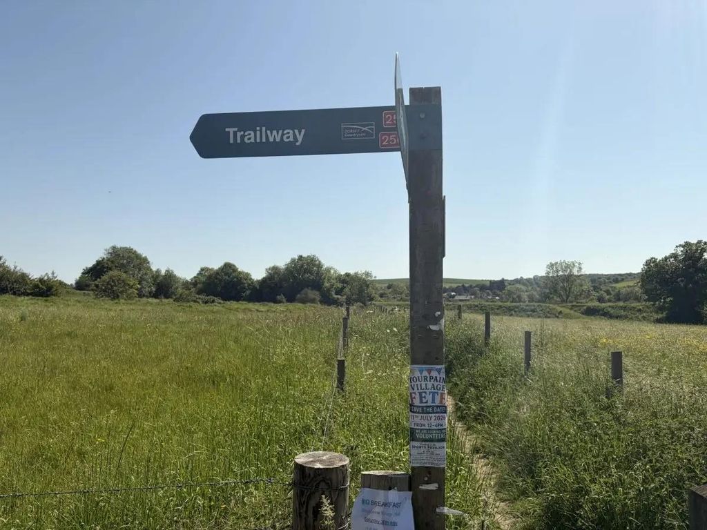 Property photo 3 of 11 Trailway