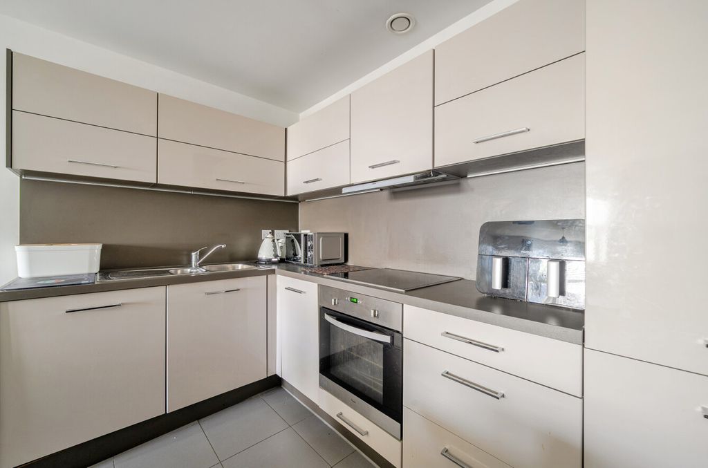 Property photo 2 of 16 1448568-13-69E75c...