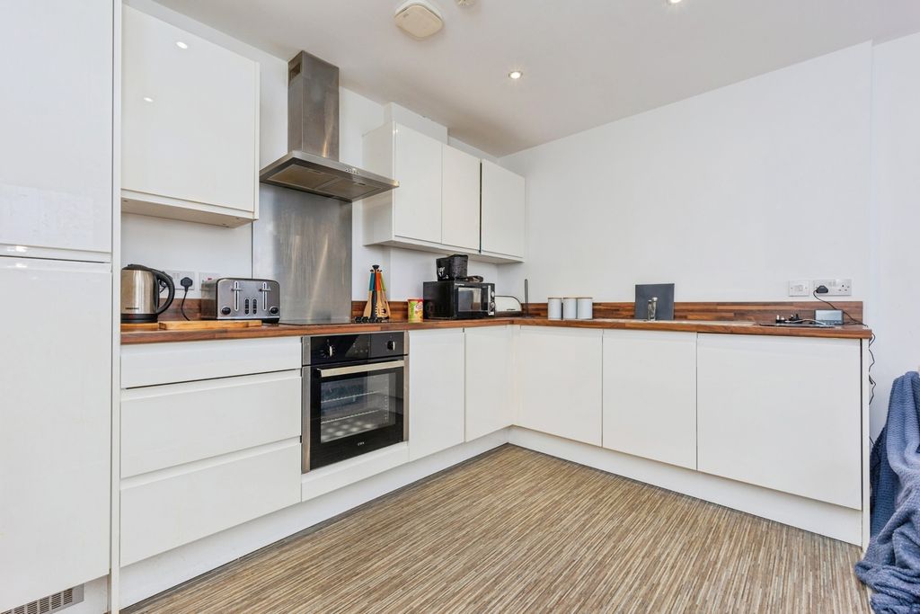 Property photo 2 of 11 Pbox-Img.Jpg