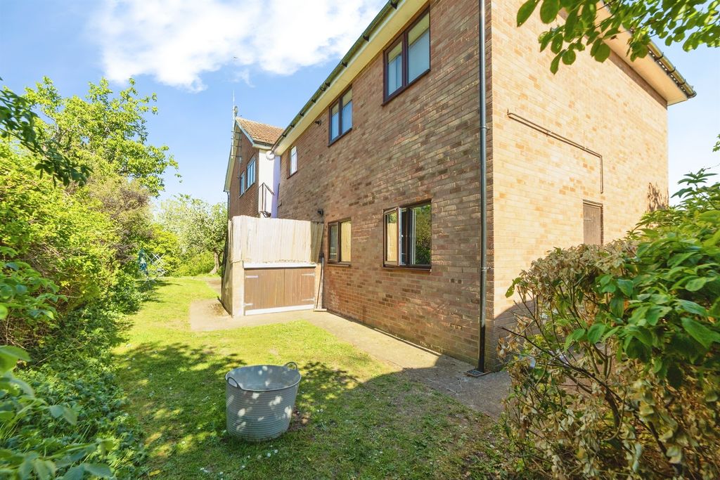 Additional image 16 of 2 bed maisonette for saleWillowdene, Watton At Stone, Hertford SG14