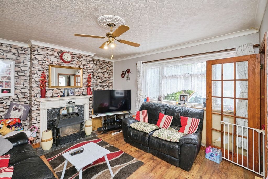 Property photo 3 of 18 Photo
