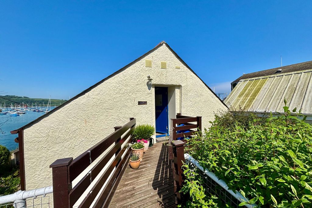 Property photo 3 of 11