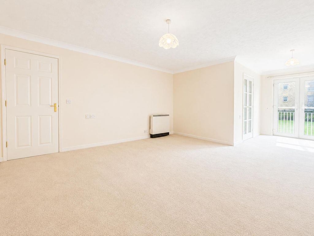 Property photo 1 of 12 Living Room