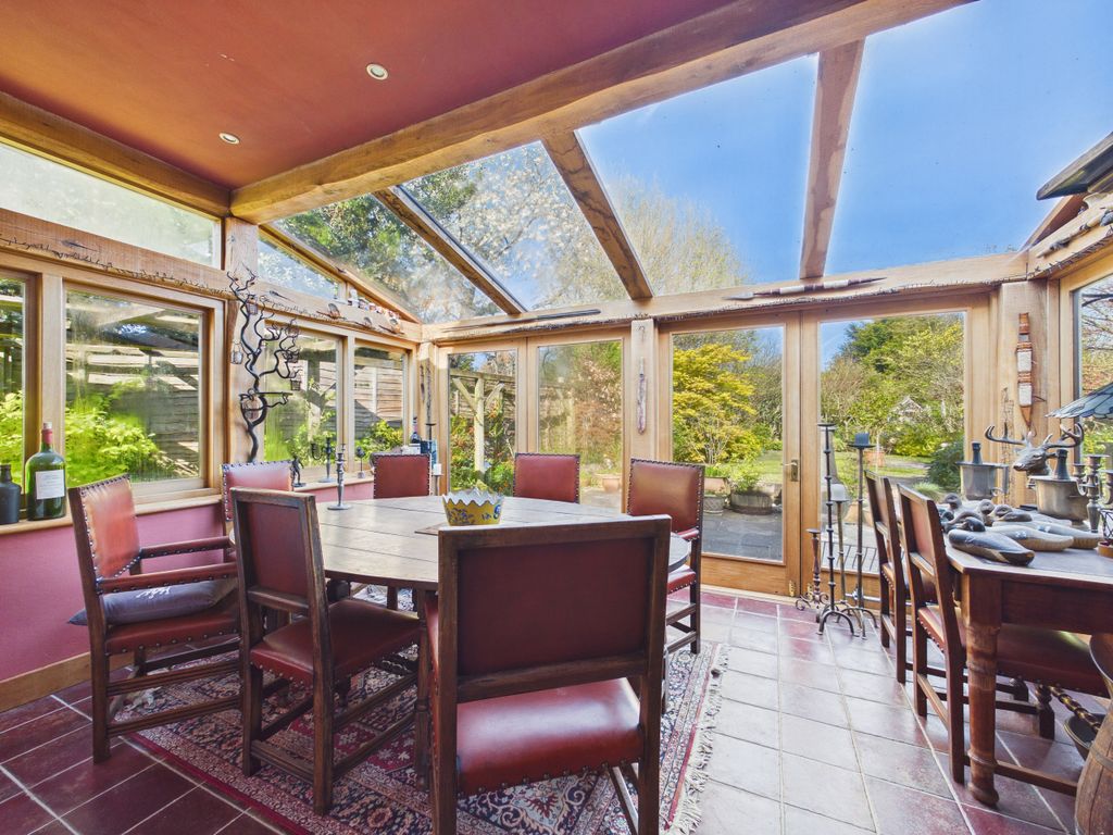 Property photo 3 of 19 Cam01354G0-Pr0697-Still004