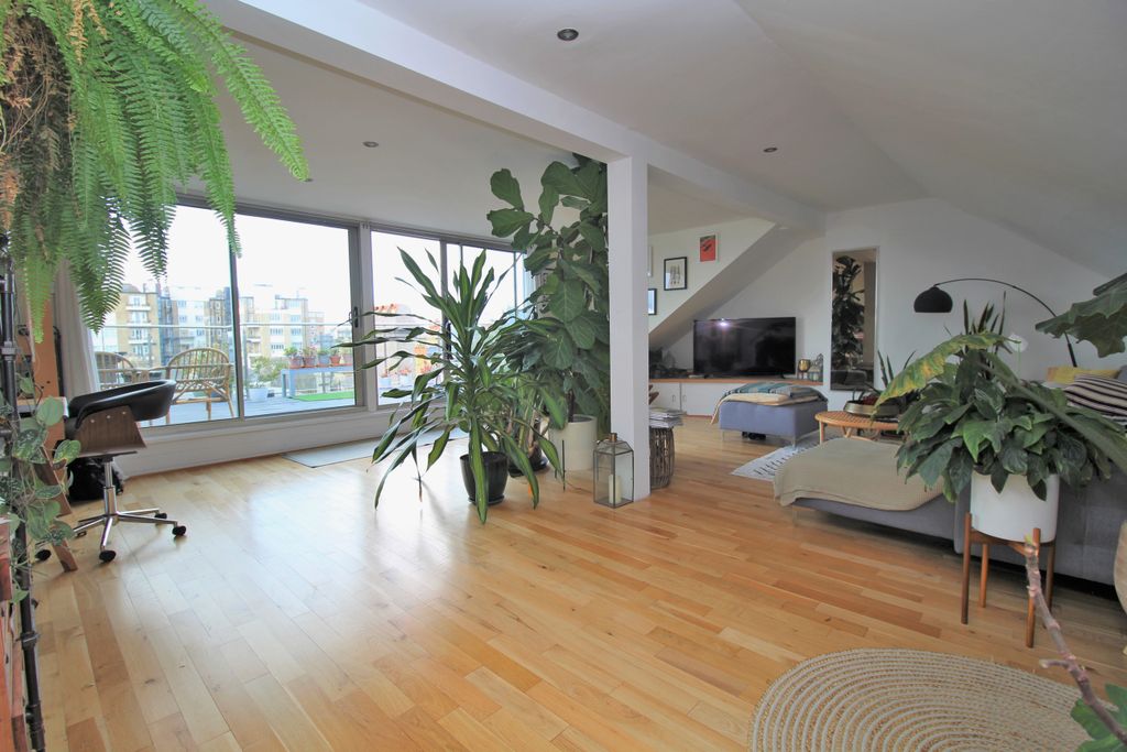 Property photo 2 of 27 12