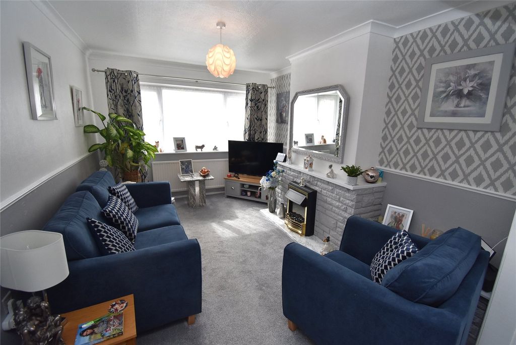 Property photo 2 of 19 Picture No. 13