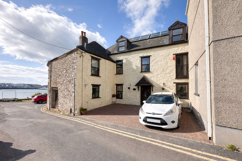 Property photo 1 of 21