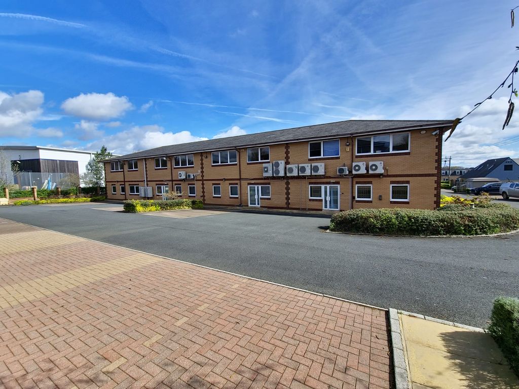 Property photo 3 of 8