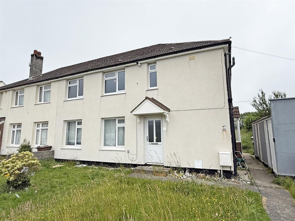 Property photo 1 of 7 Aylesbury Crescent 97 - Front.Jpg