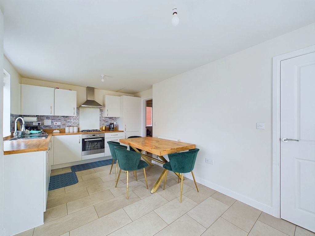 Property photo 1 of 12 Kitchen