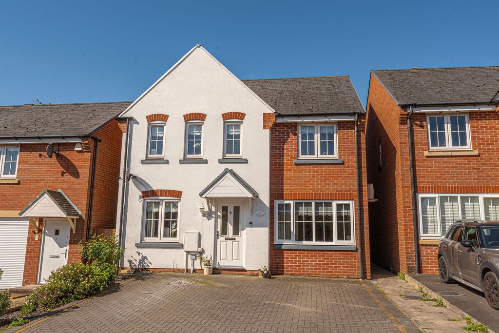 Property photo 1 of 43