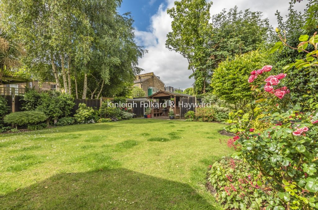 Property photo 2 of 14 2008B956-9A4d-4Bdf-B