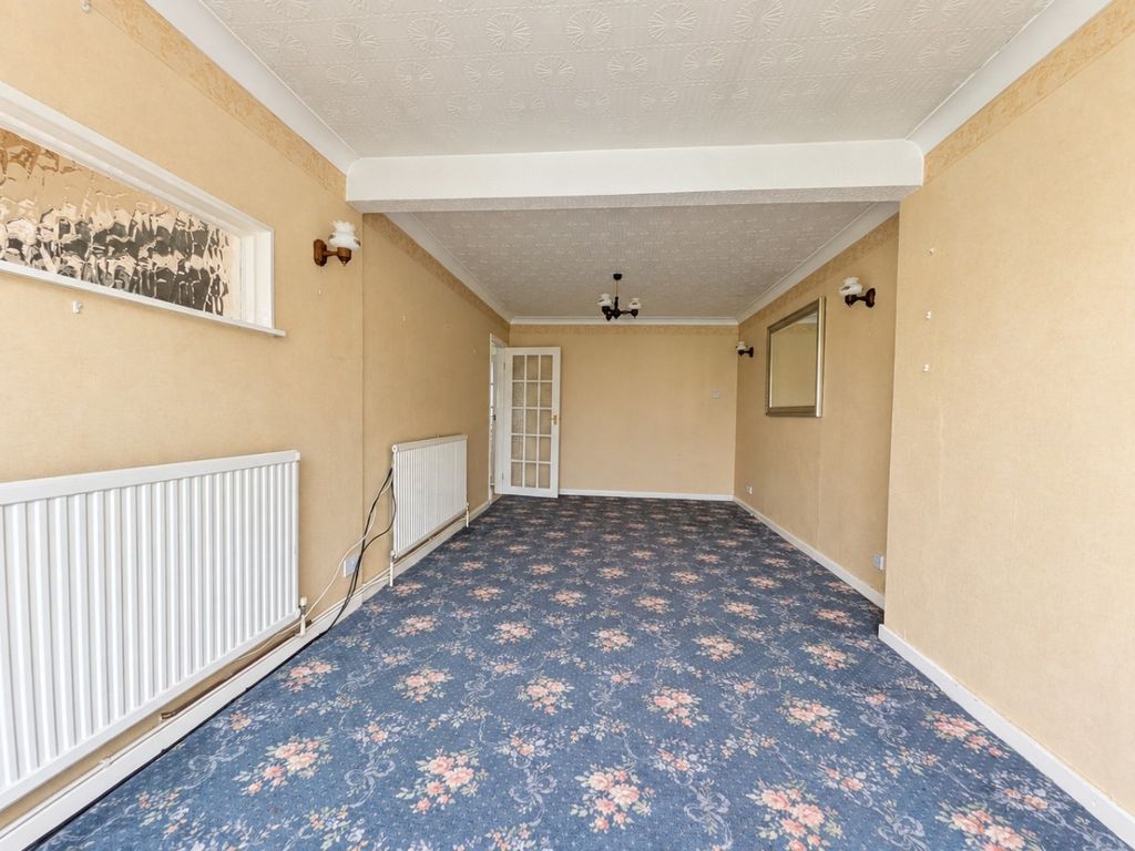Property photo 3 of 11 5590906