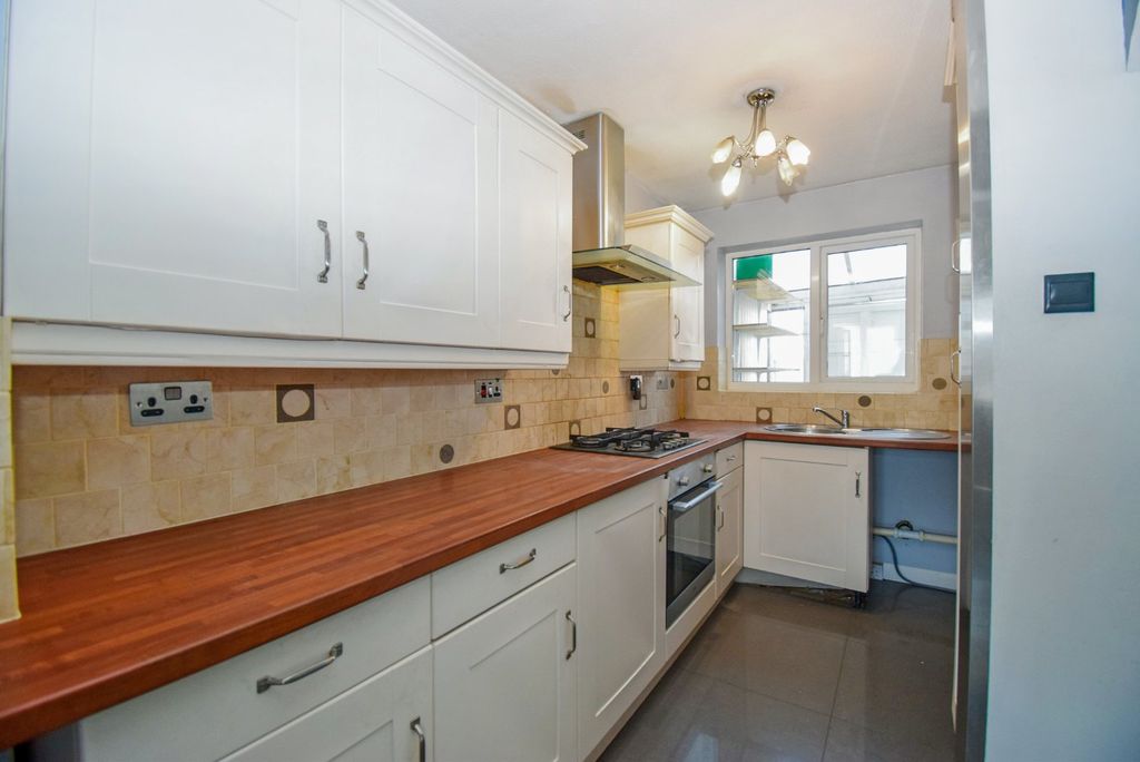 Property photo 3 of 13 Kitchen