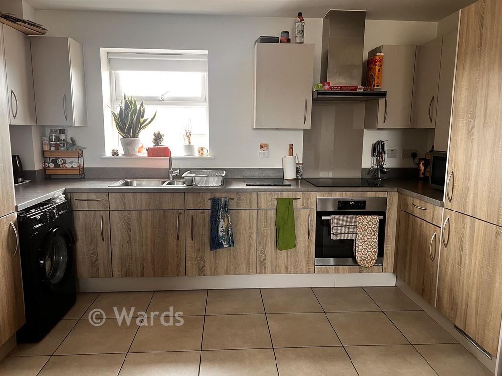 Property photo 3 of 7 Kitchen