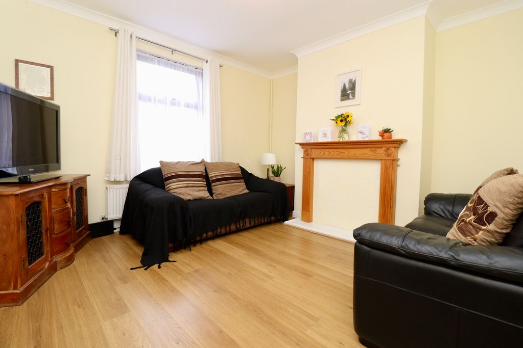 Property photo 3 of 18
