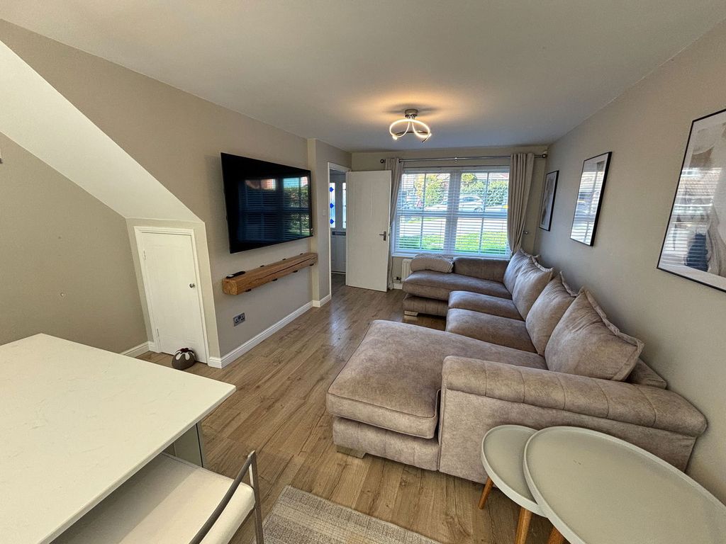 Property photo 3 of 11