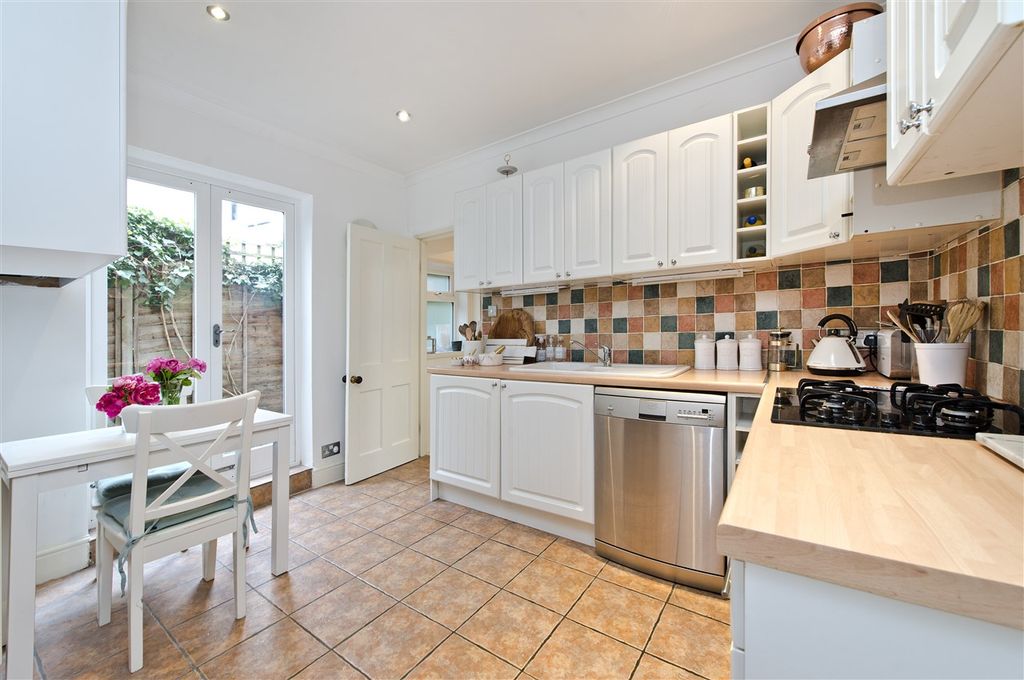 Property photo 2 of 8