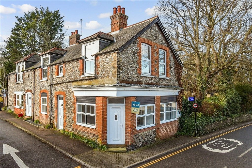 Property photo 1 of 9 External Front Web...