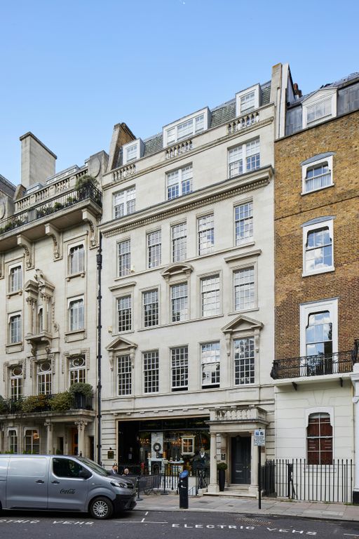 Property photo 3 of 11 Cavendish Square 30.Jpg