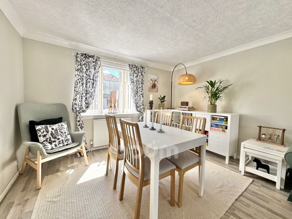 Property photo 3 of 22 Blackthorn Avenue, Beith Dining Space Pic