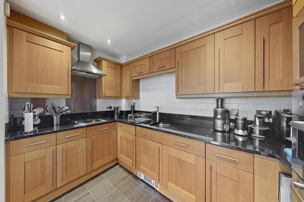 Property photo 2 of 13 Kitchen