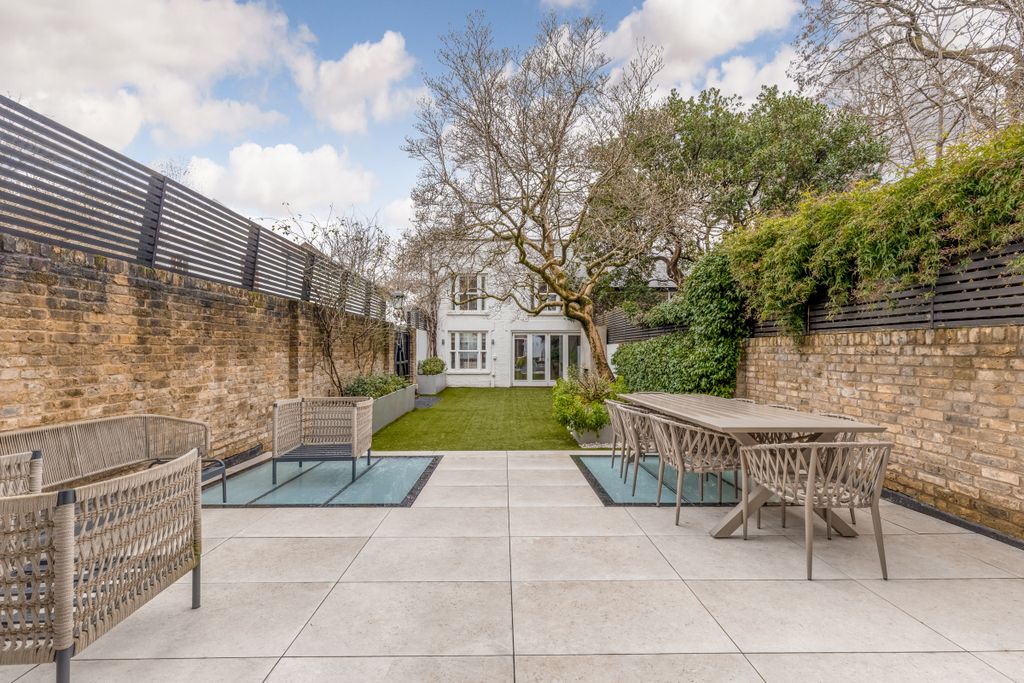 Additional image 22 of 8 bed mews to rentCheyne Walk, London SW3