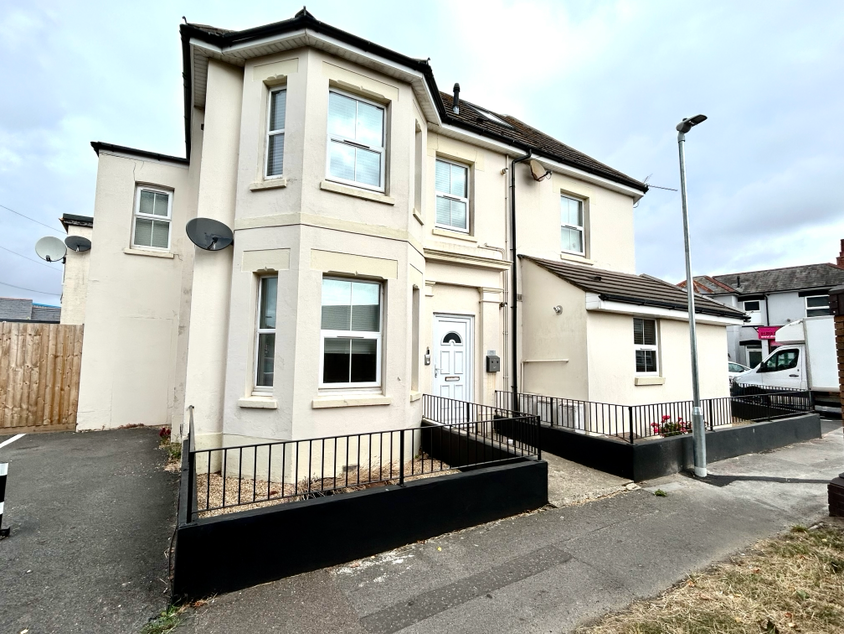 Property photo 1 of 5