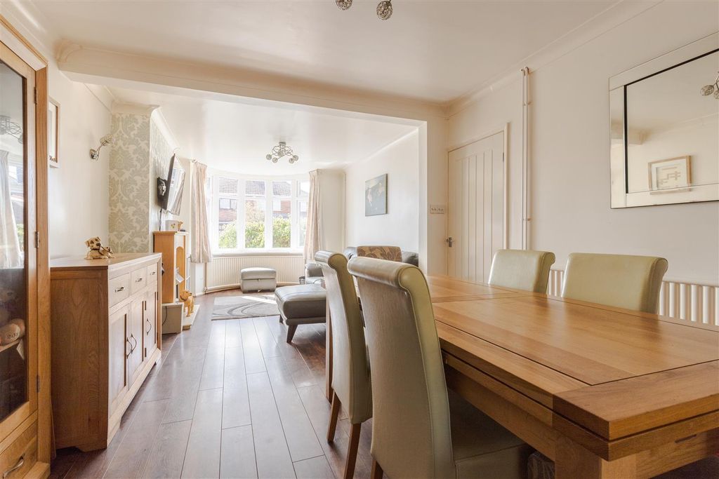 Property photo 2 of 21 Dining Room