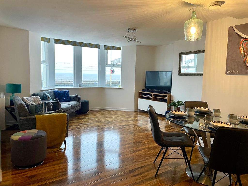 Property photo 1 of 24 Lounge New