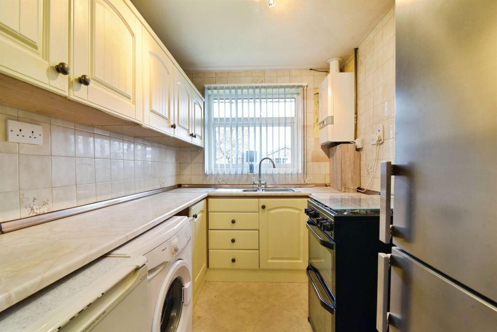 Property photo 2 of 18 Kitchen