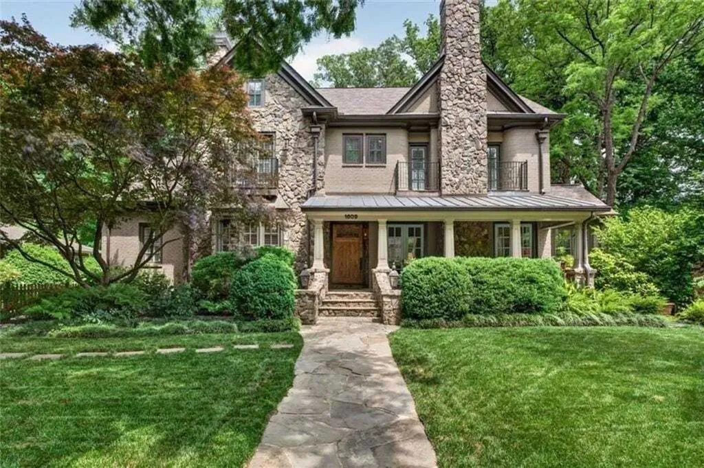Property photo 1 of 31